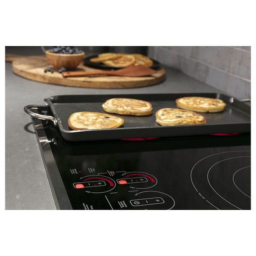 GE Profile Table de cuisson encastrée à électrique de 30 po avec commandes tactiles, Noir- PEP7030DTBB