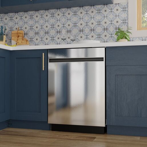 G-DISHWASHER-24-SSF-GBT600SSVFS-GE-LIFESTYLE-ANGLED