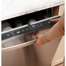 D-DISHWASHER-24-INCH-STAINLESS-STEEL-GDT670SYVFS-GE-LIFESTYLE