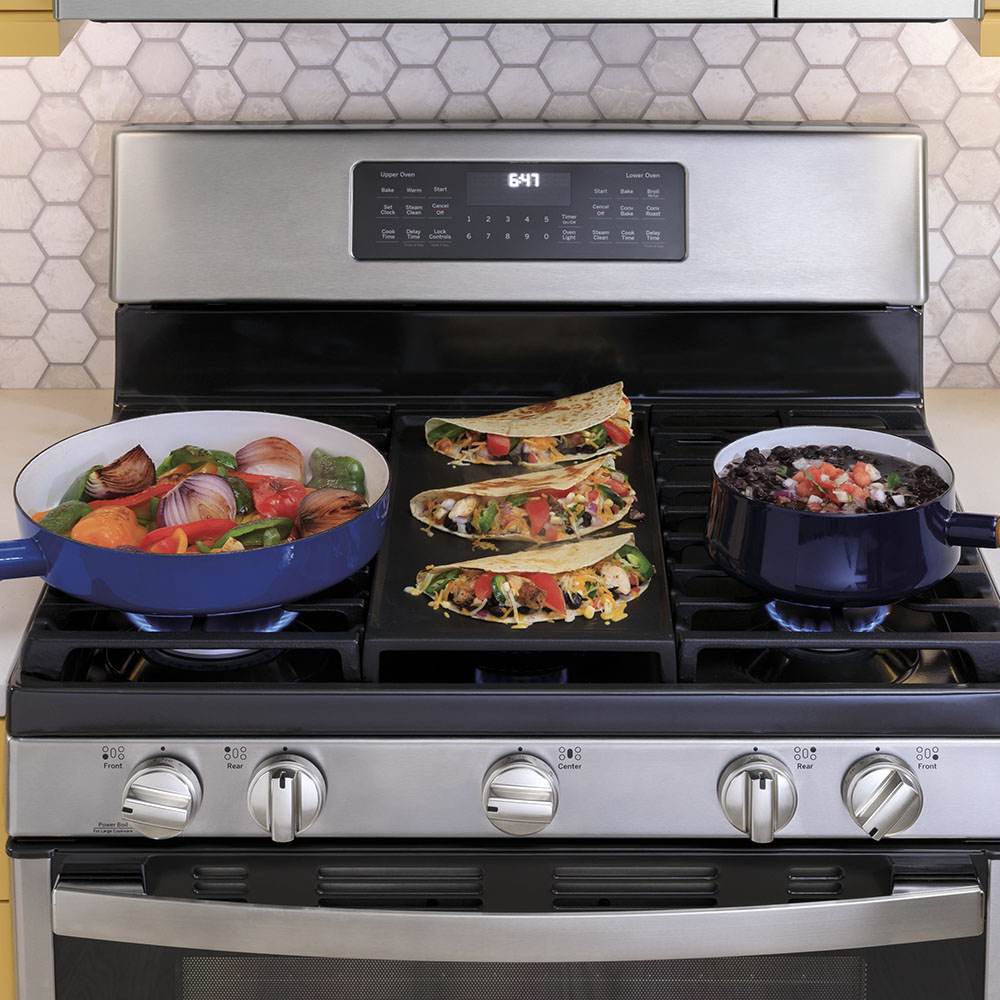 Image about Edge-to-edge cooktop