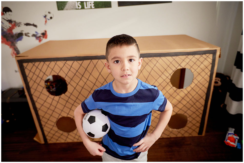 player of quality - kid - box - soccer ball